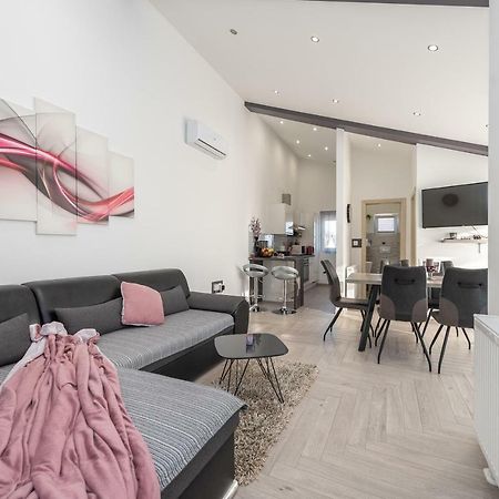Apartments Luky ซาดาร์ ภายนอก รูปภาพ