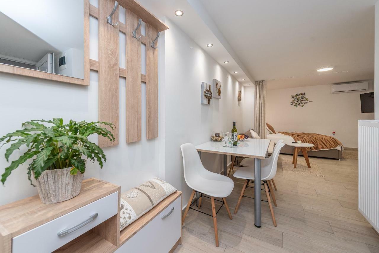 Apartments Luky ซาดาร์ ภายนอก รูปภาพ