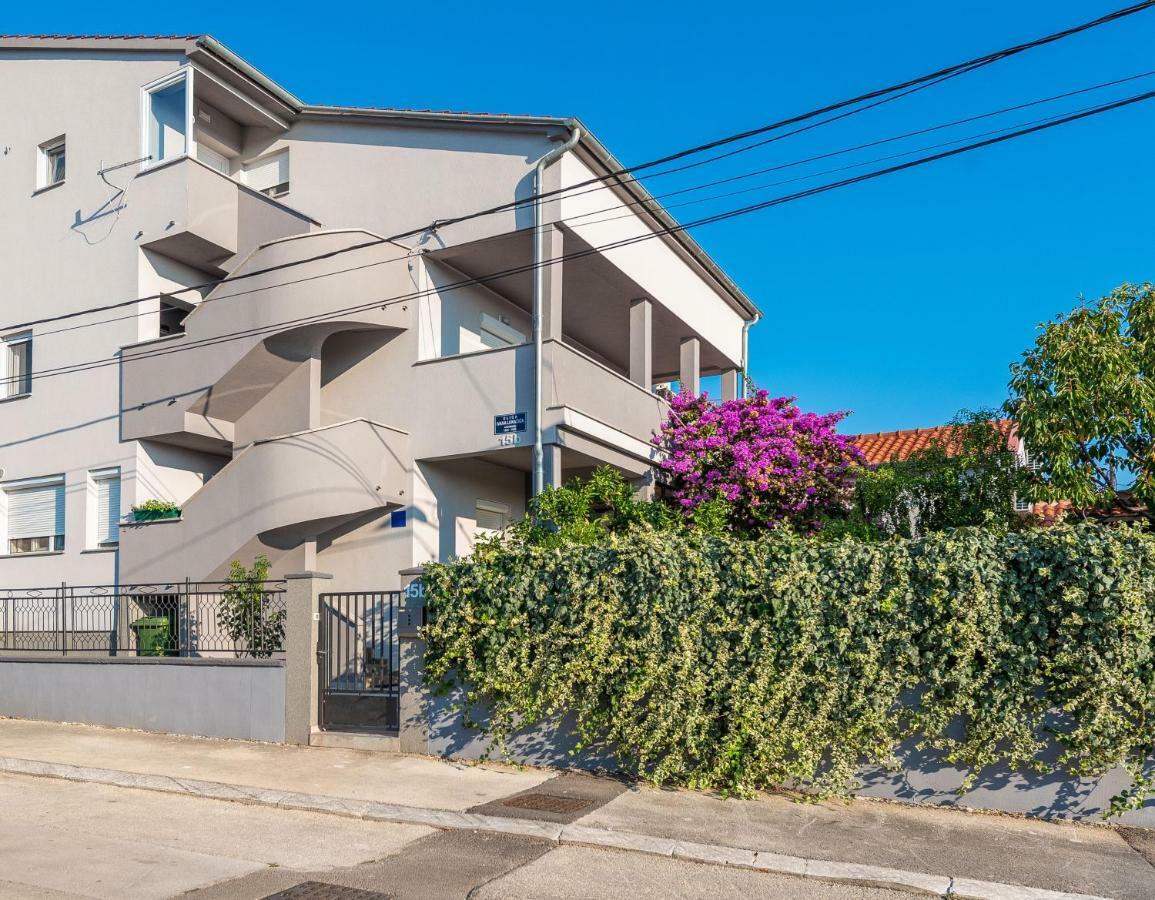 Apartments Luky ซาดาร์ ภายนอก รูปภาพ