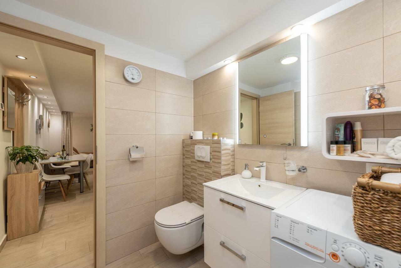 Apartments Luky ซาดาร์ ภายนอก รูปภาพ