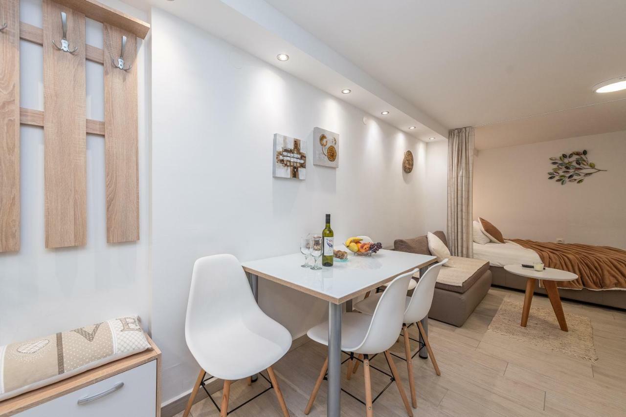 Apartments Luky ซาดาร์ ภายนอก รูปภาพ